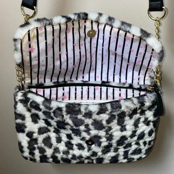 Betsey Johnson Faux Fur Leopard Print Crossbody Bag NWOT - price is firm - Picture 8 of 15